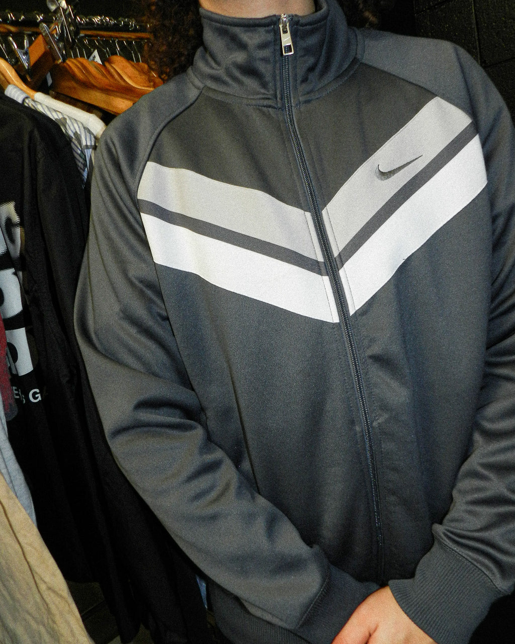 2000'S NIKE V-STRIPE EMBROIDERED TRACK JACKET - L