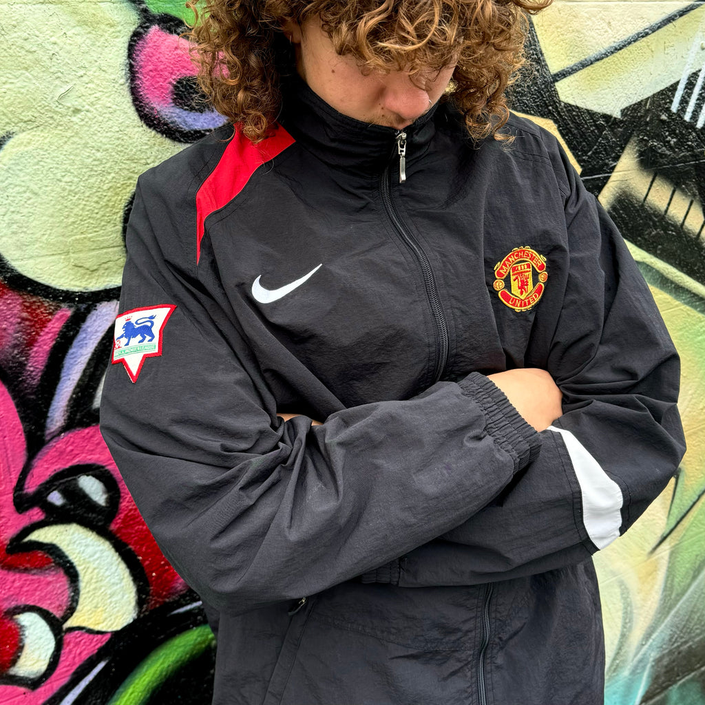 2000'S NIKE MANCHESTER UNITED FC JACKET - L/XL