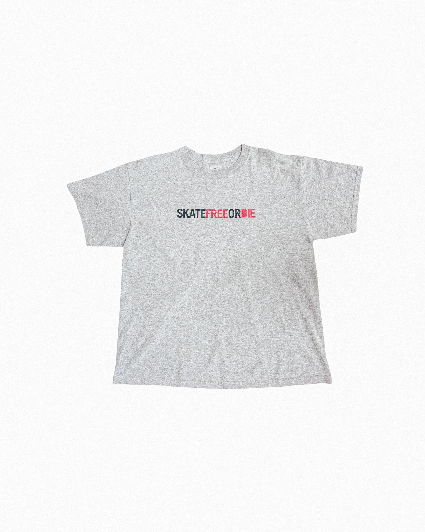 2000'S NIKE 'SKATE FREE OR DIE' GRAPHIC TEE - XL