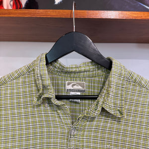 2000'S QUIKSILVER PLAID BUTTON UP - L/XL