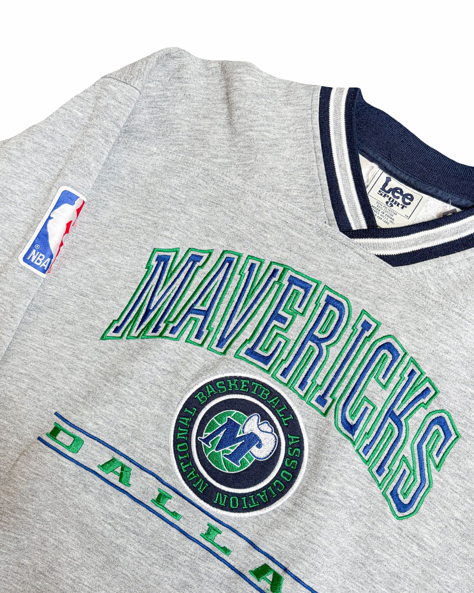 2000'S LEE SPORT DALLAS MAVERICKS EMBROIDERED SWEATSHIRT - L