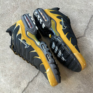 NIKE AIR MAX PLUS TUNED - BLACK GOLD