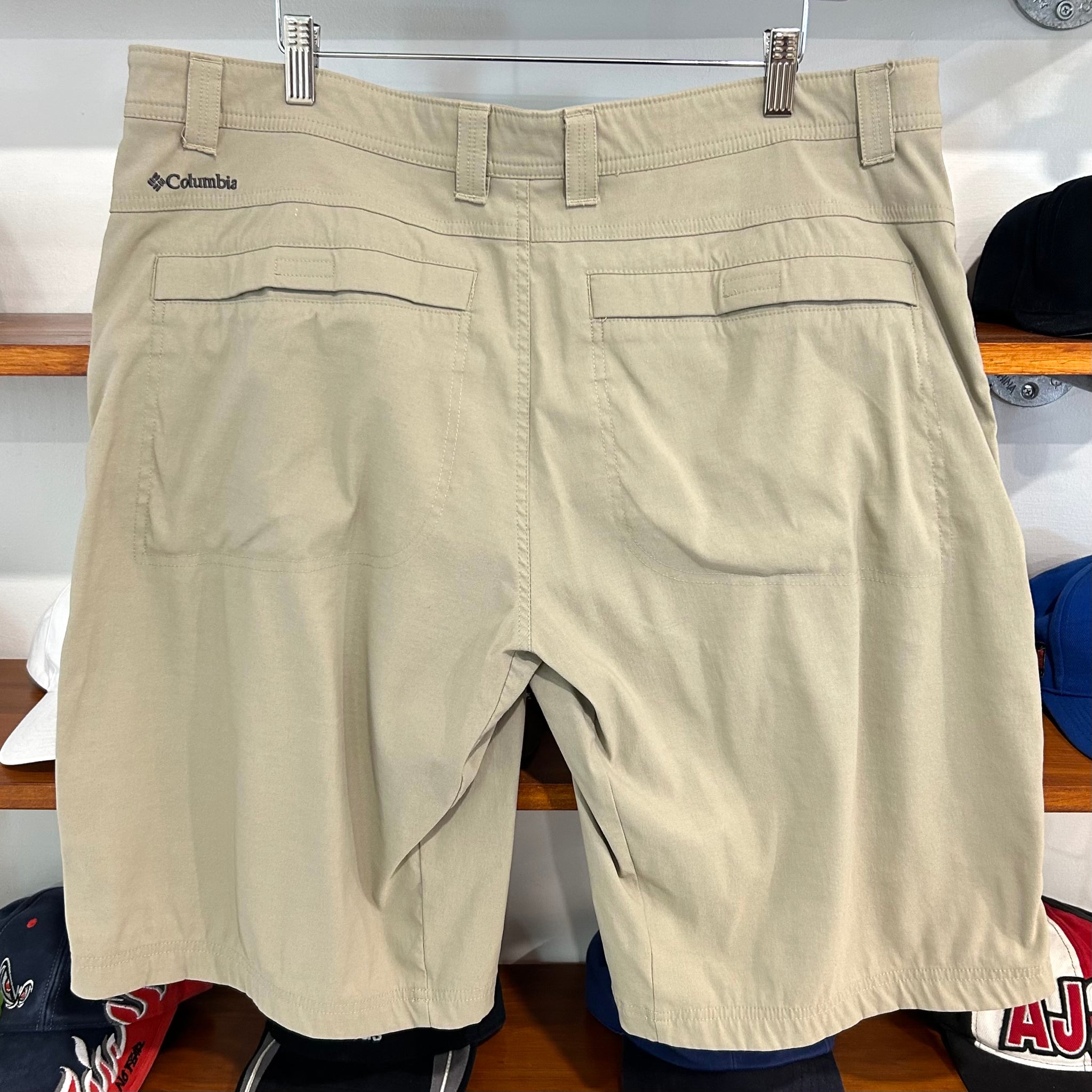 2000'S COLUMBIA OMNI-SHIELD SHORTS