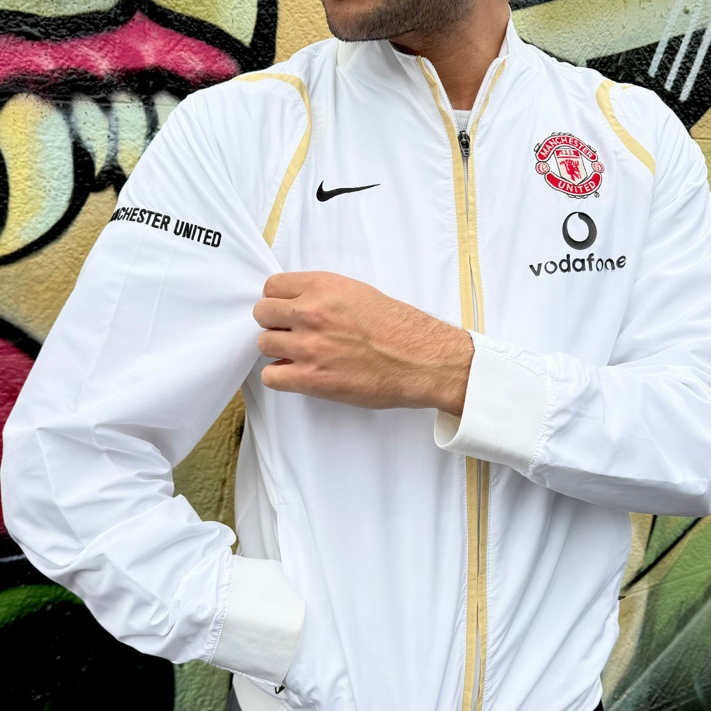 2006/07 NIKE MANCHESTER UNITED F.C JACKET - S/M