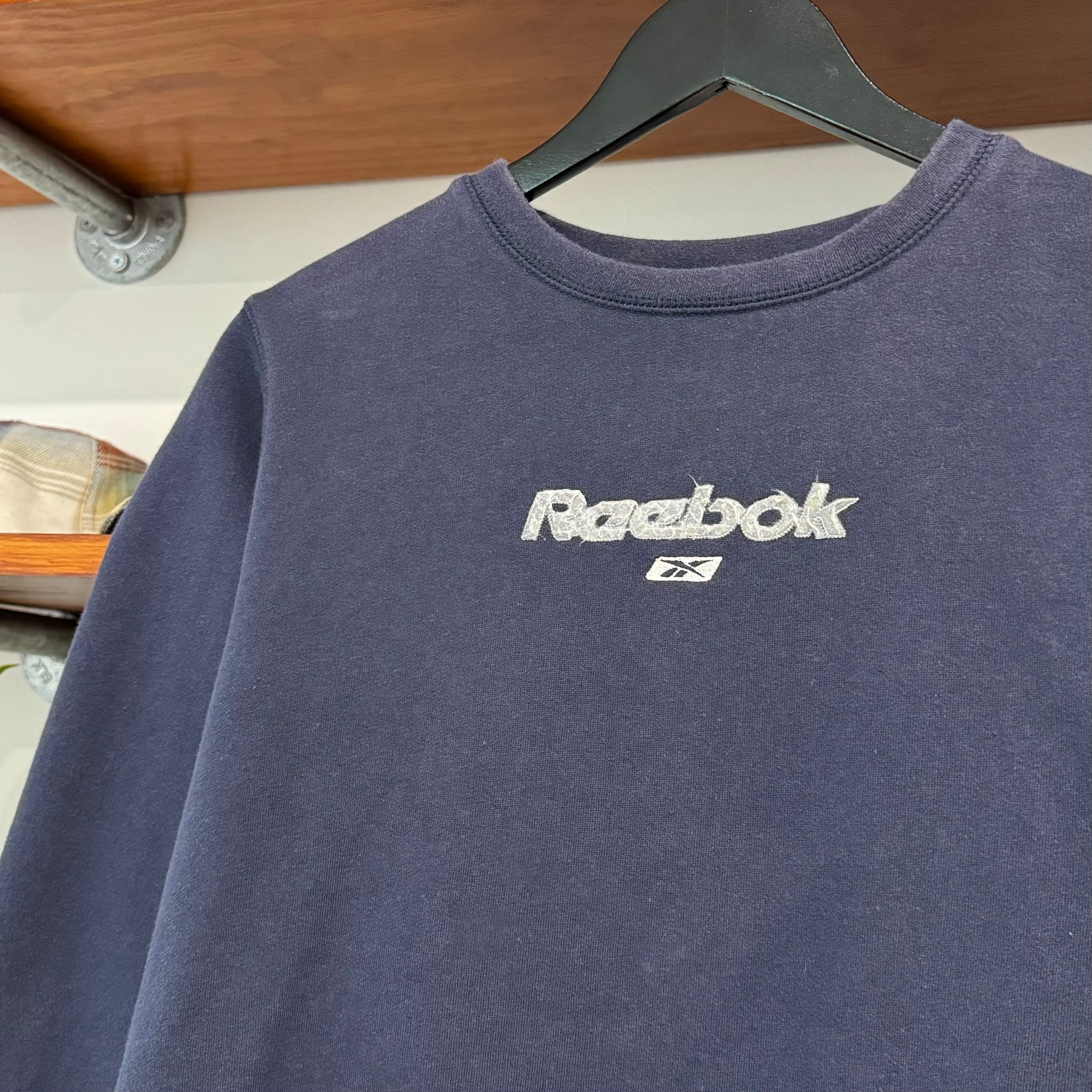 2000'S REEBOK TEXTURED LOGO SWEATSHIRT - S