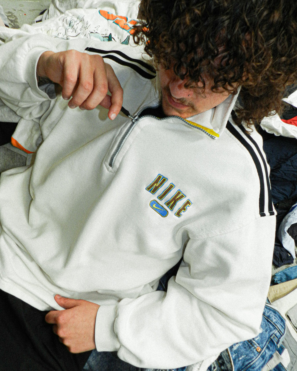 1990'S NIKE EMBROIDERED 1/4 ZIP SWEATSHIRT - L