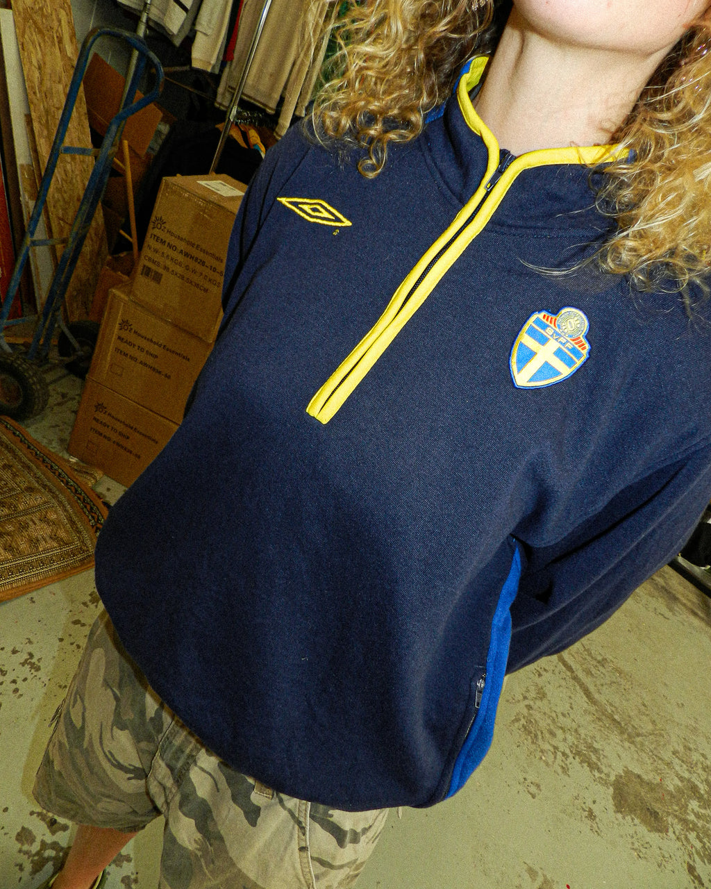 2000'S UMBRO SWEDEN FOOTBALL SWEATSHIRT - M