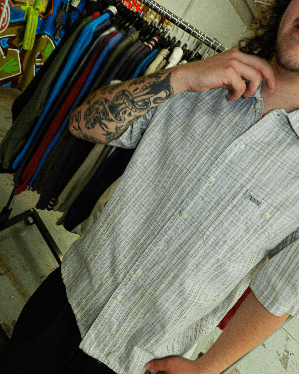 2000'S GUESS JEANS PLAID BUTTON-UP - L/XL