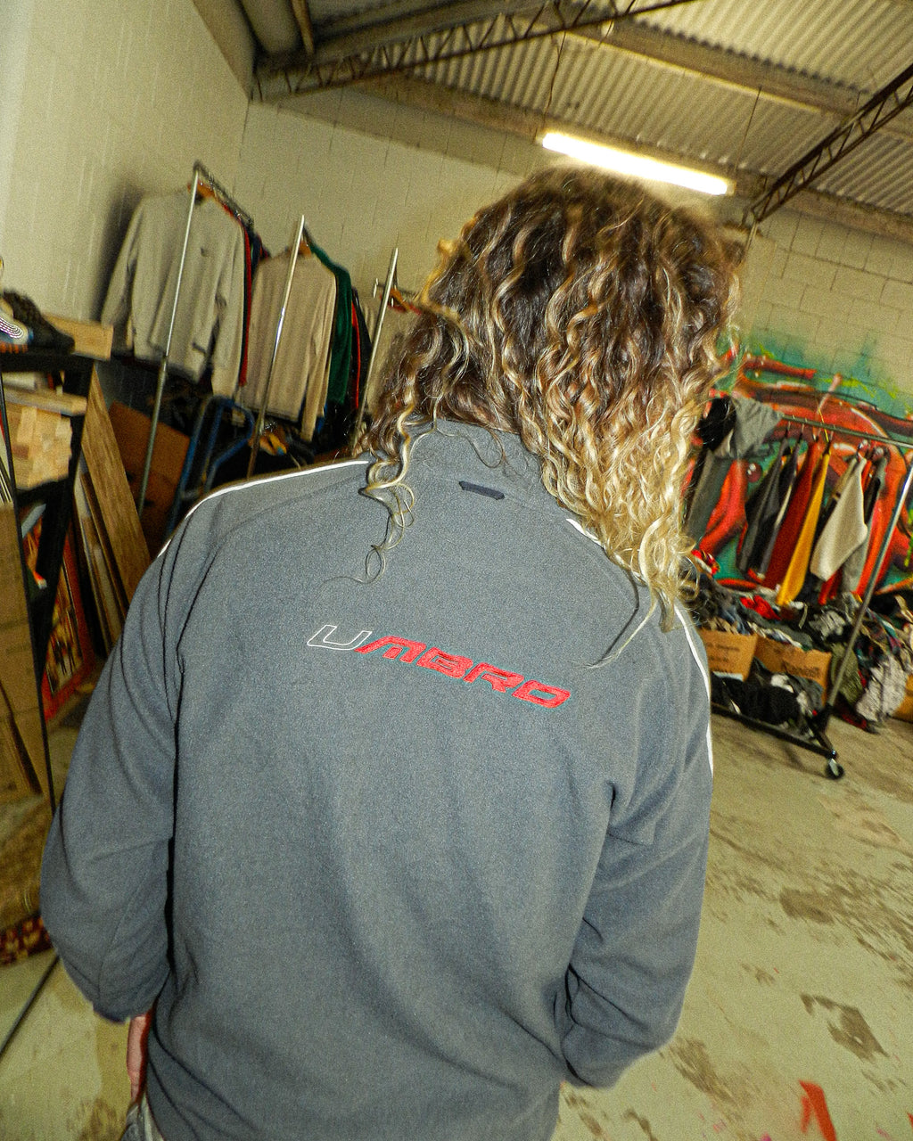 2000'S UMBRO EMBROIDERED PINSTRIPE FLEECE JACKET - S/M