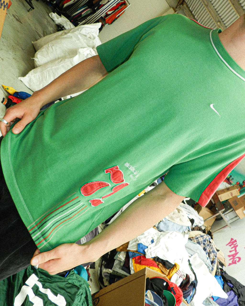 2000'S NIKE '72' EMBROIDERED TEE - M