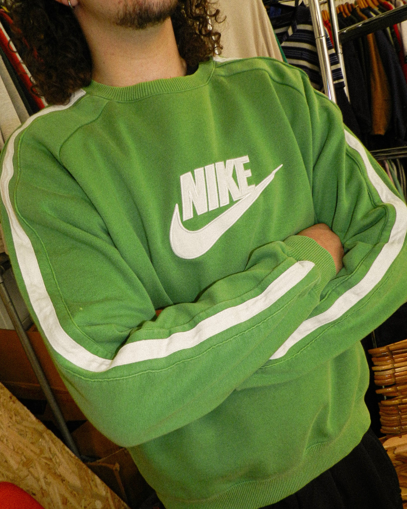 2000'S NIKE LOGO STRIPED SWEATSHIRT - L