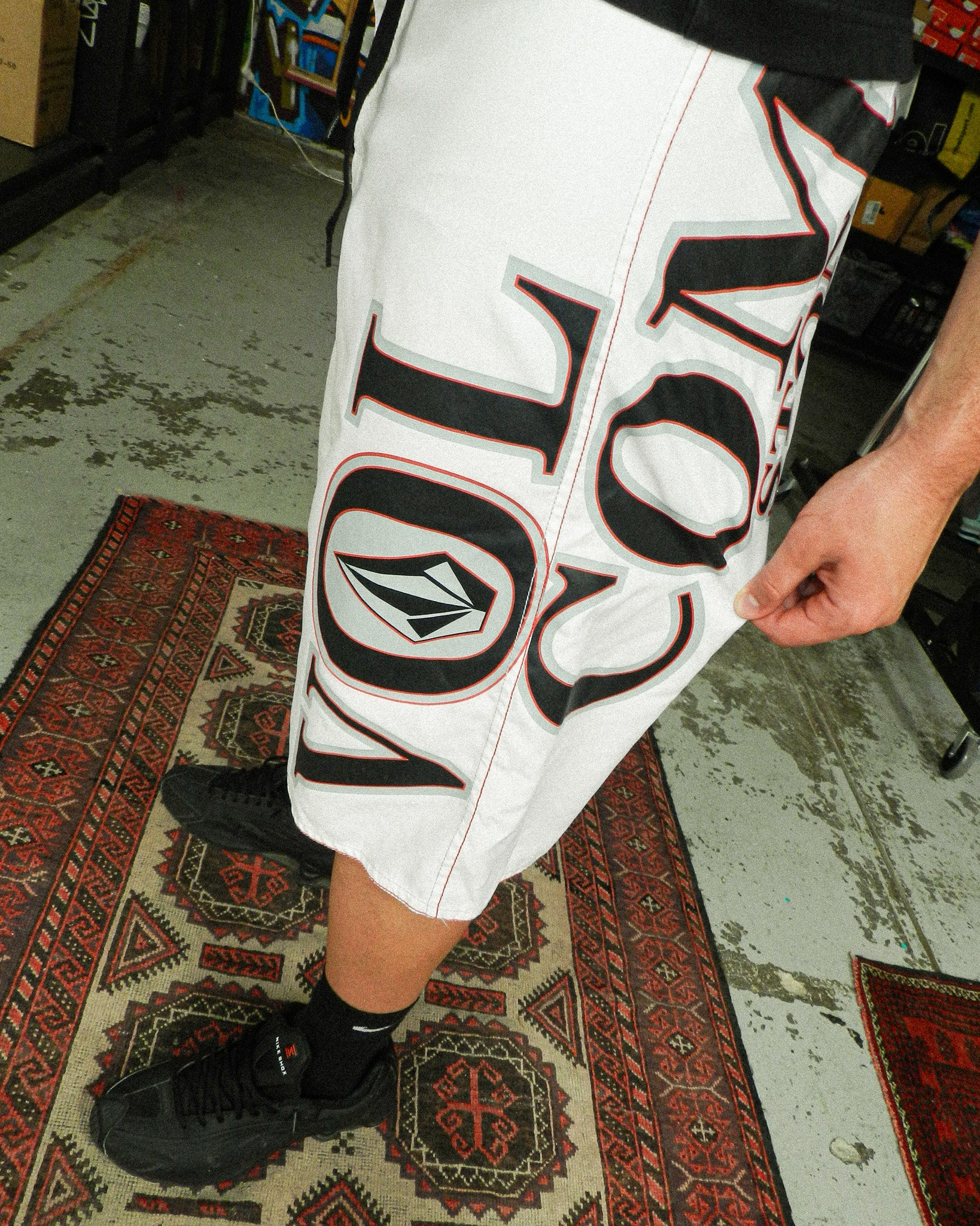 2000'S VOLCOM BIG LOGO BOARD SHORTS - 32