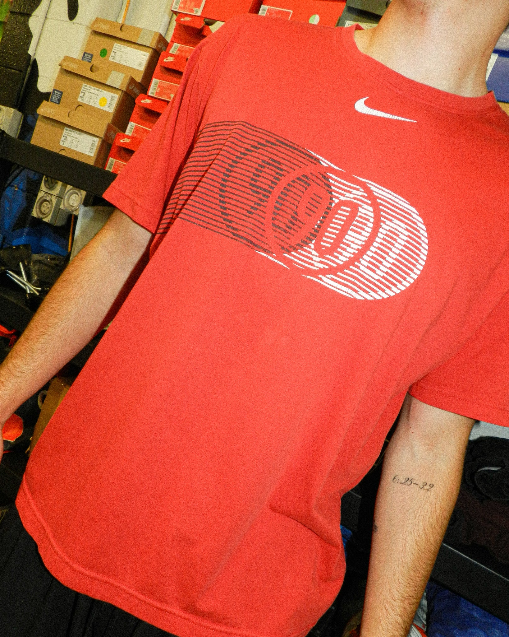 2000'S NIKE T90 'NO PAIN, NO GAIN' GRAPHIC TEE - L