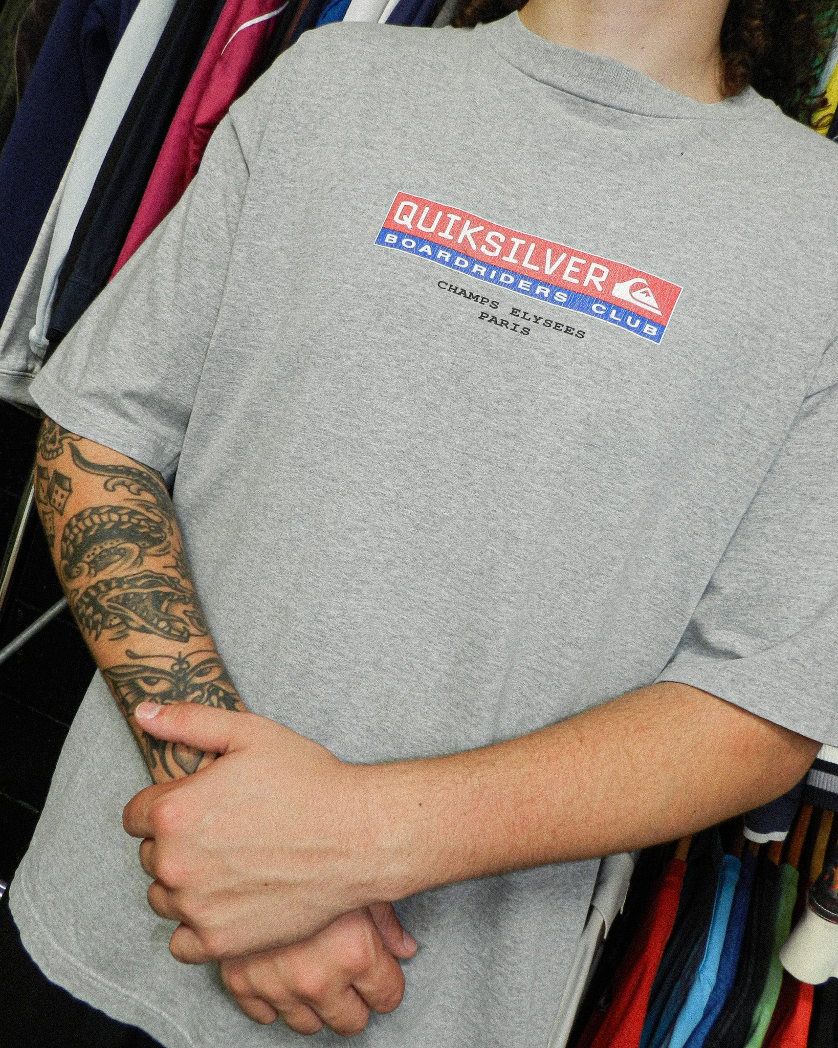 2000'S QUIKSILVER BOARDRIDERS CLUB GRAPHIC TEE - L/XL