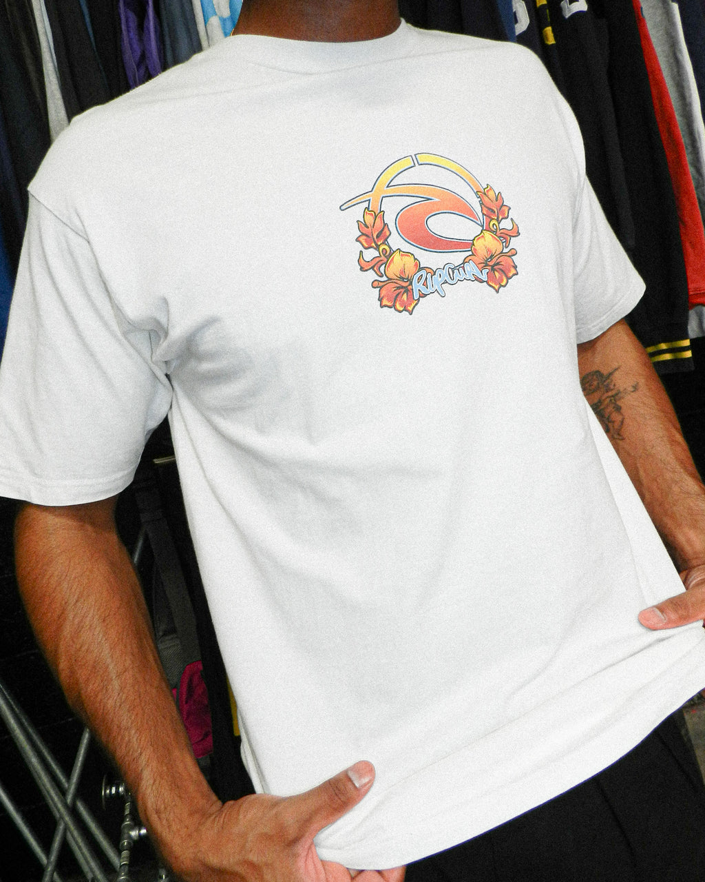 2000'S RIP CURL GRAPHIC TEE - L