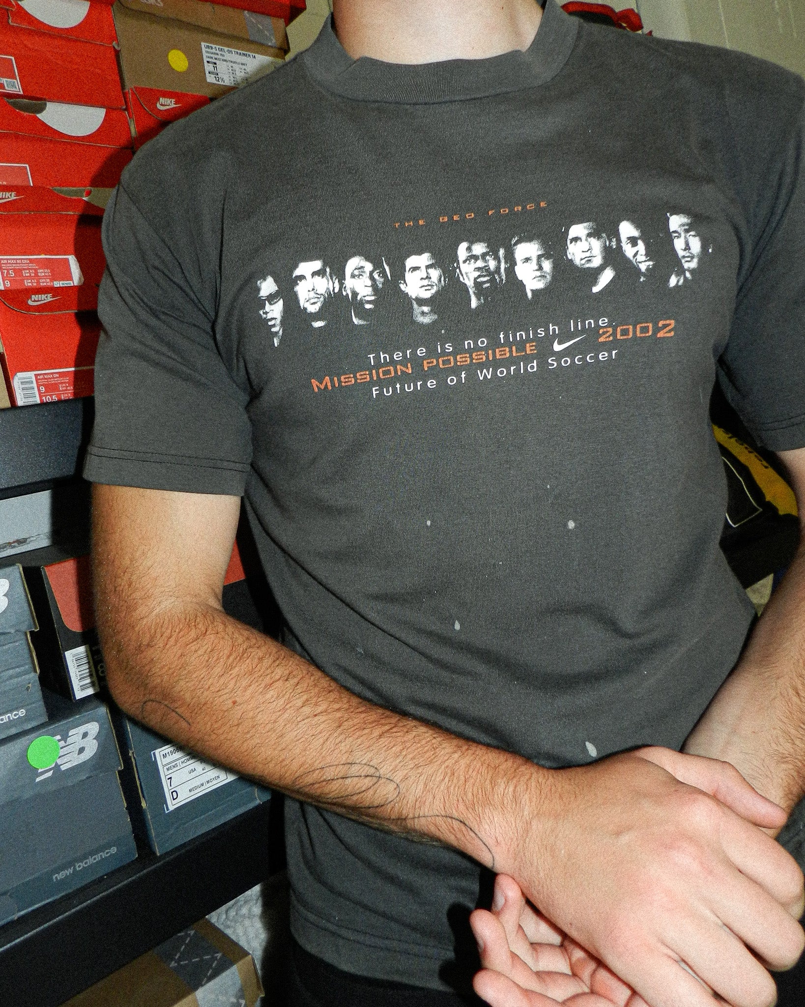 2002 NIKE SOCCER 'MISSION IMPOSSIBLE' TEE - M
