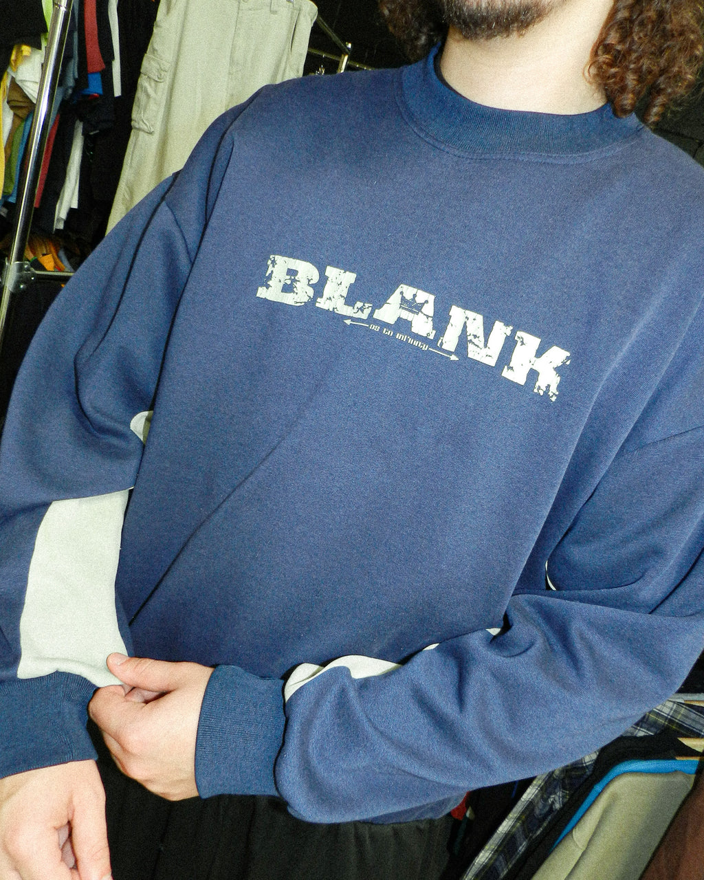 2000'S BLANK TWO-TONE GRAPHIC SWEATSHIRT - XL