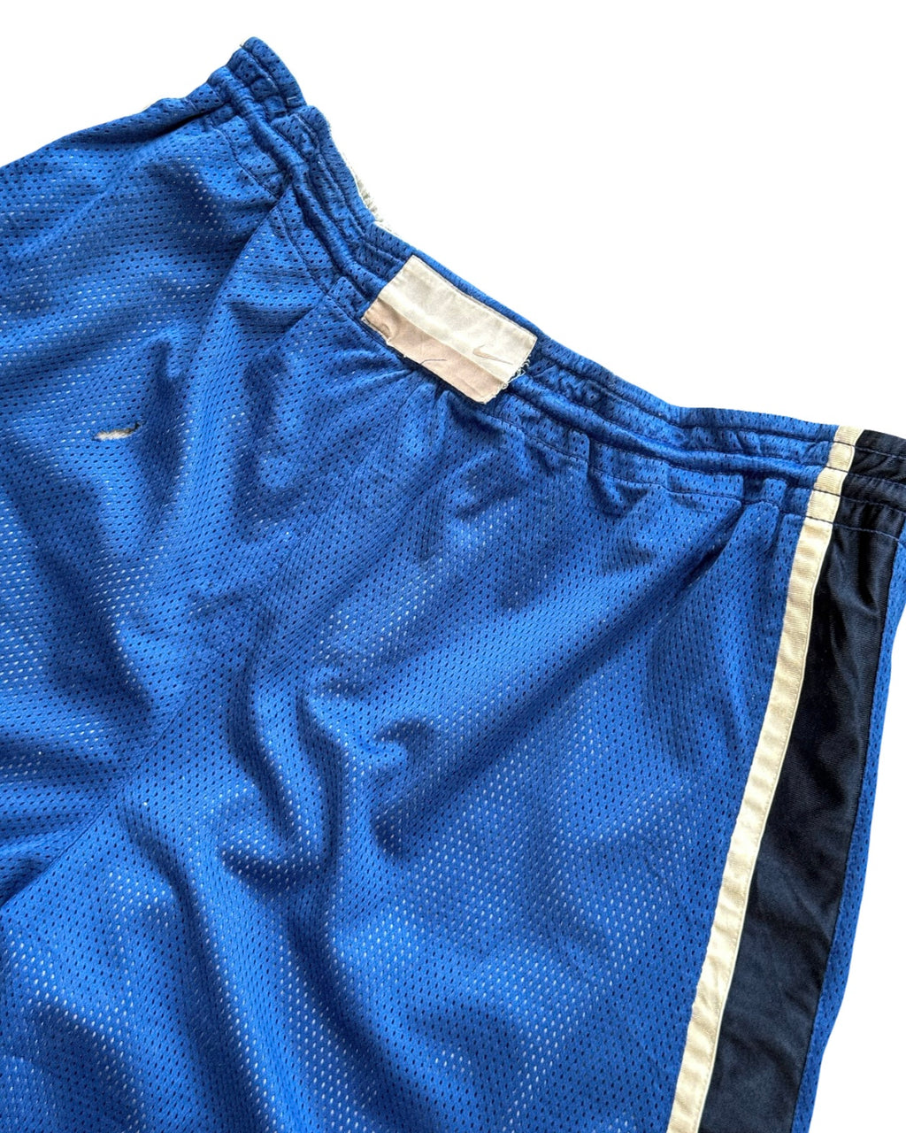 2000'S NIKE REVERSIBLE BASKETBALL SHORTS - 34
