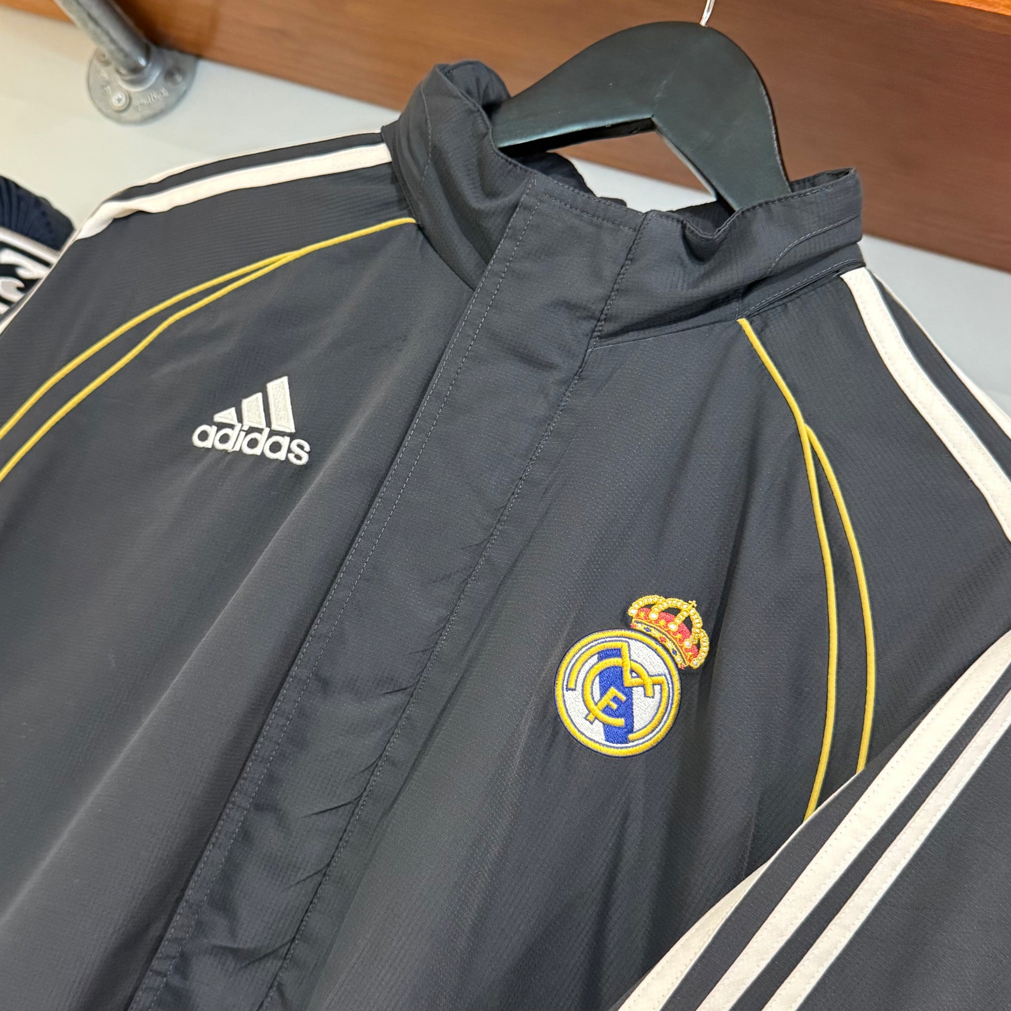 2006 ADIDAS FOOTBALL REAL MADRID JACKET - L