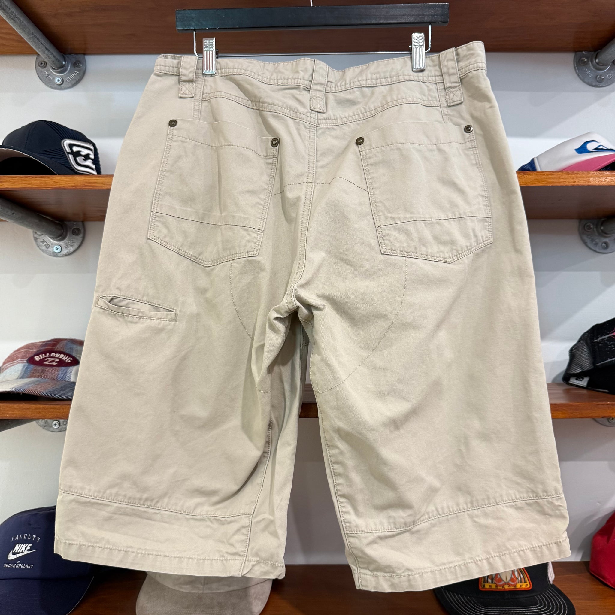 2000'S JAG CARGO SHORTS - 32