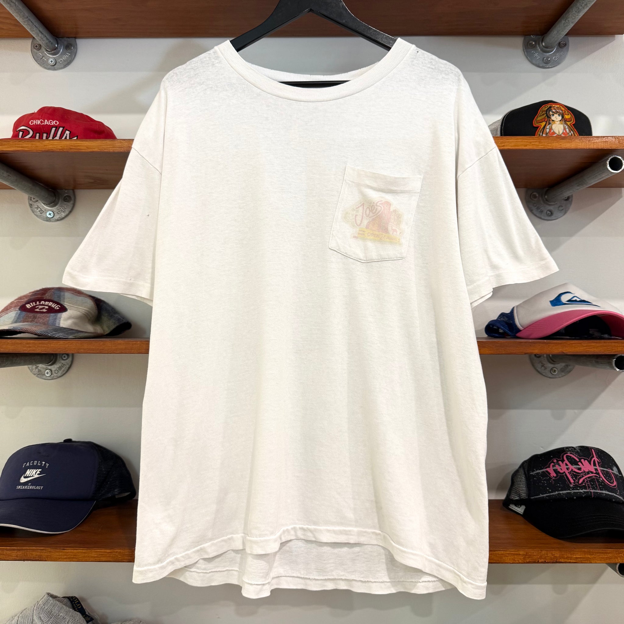 1993 CAMEL CIGARETTES 'JOE'S DINER' GRAPHIC POCKET TEE - L