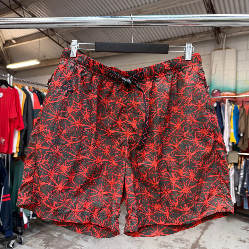 2010'S DEADSTOCK NIKE ACG PATTERNED SHORTS - L
