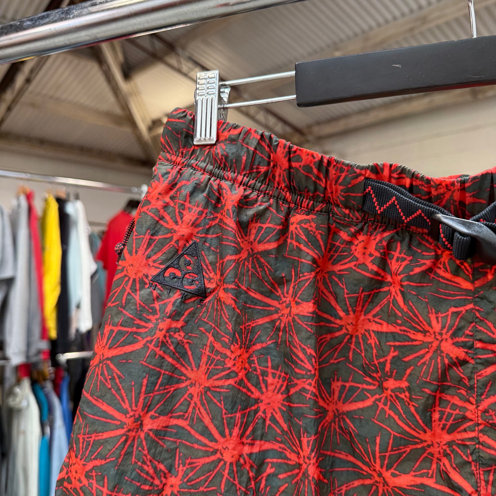2010'S DEADSTOCK NIKE ACG PATTERNED SHORTS - XL