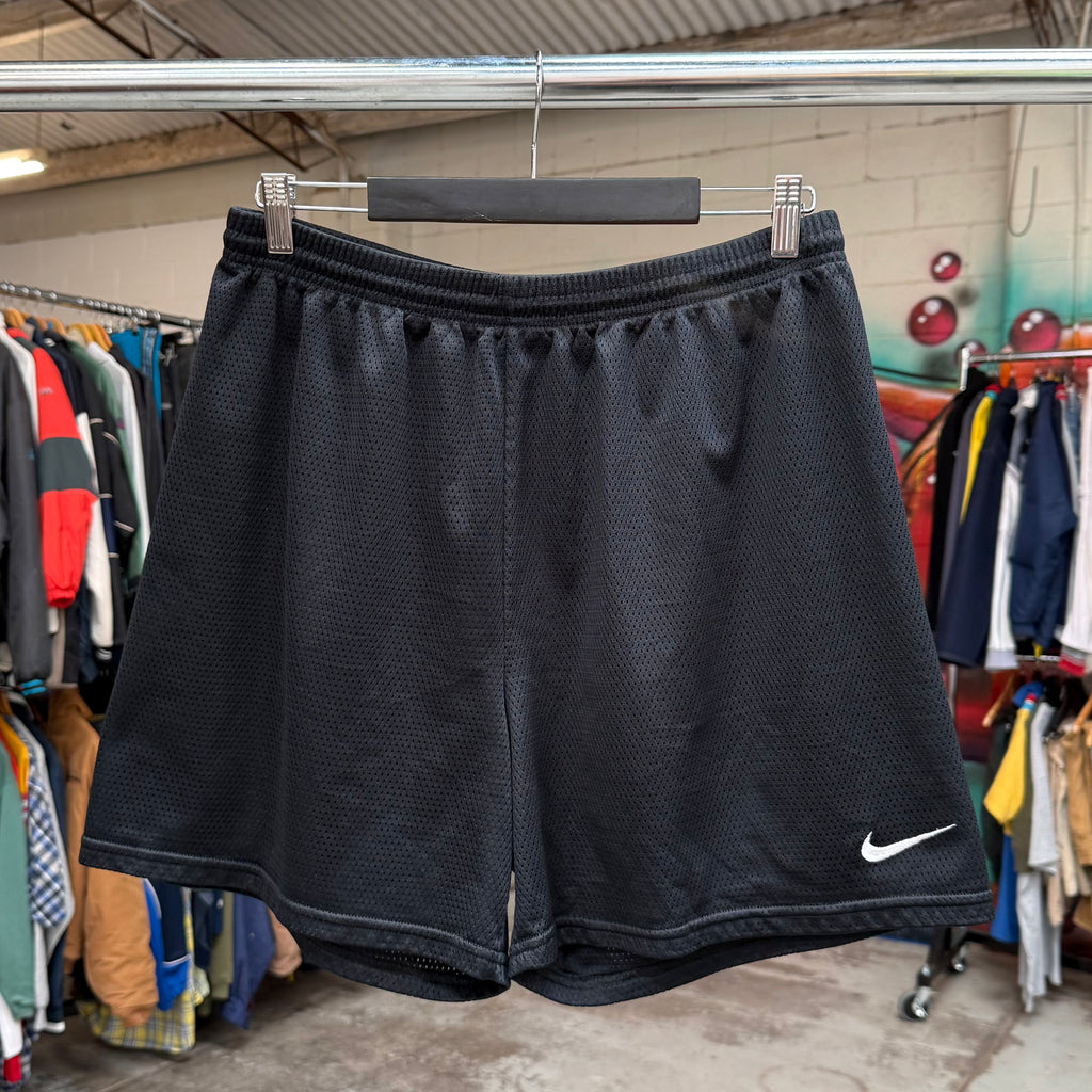 2000'S NIKE SWOOSH BASKETBALL SHORTS - 30