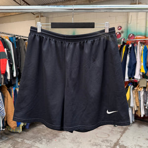 2000'S NIKE SWOOSH BASKETBALL SHORTS - 30