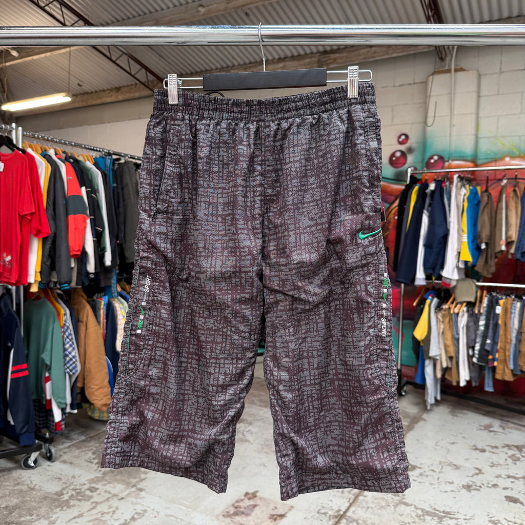 2000'S NIKE DIGITAL CAMO 3/4 SHORTS - 30