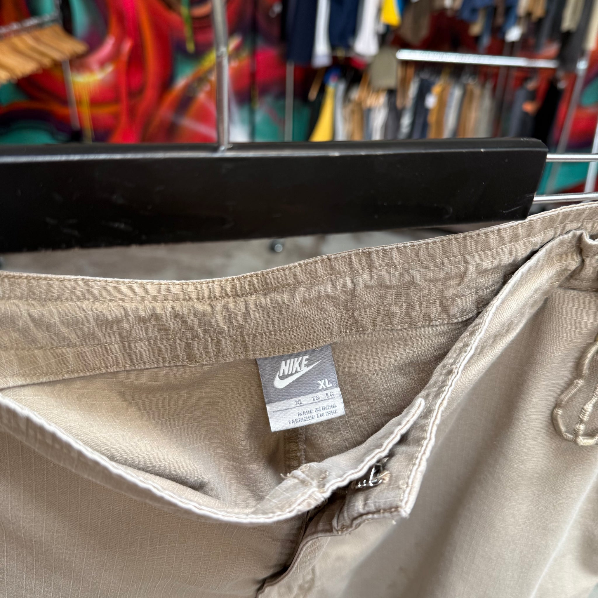 2000'S NIKE RIP-STOP CARGO SHORTS - 34-36