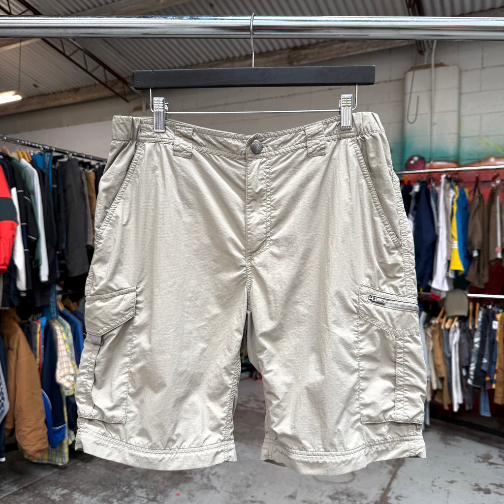 2010'S COLUMBIA OMNI-SHADE CARGO SHORTS - 32