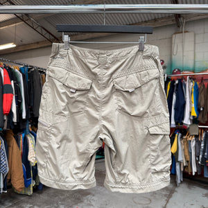 2010'S COLUMBIA OMNI-SHADE CARGO SHORTS - 32