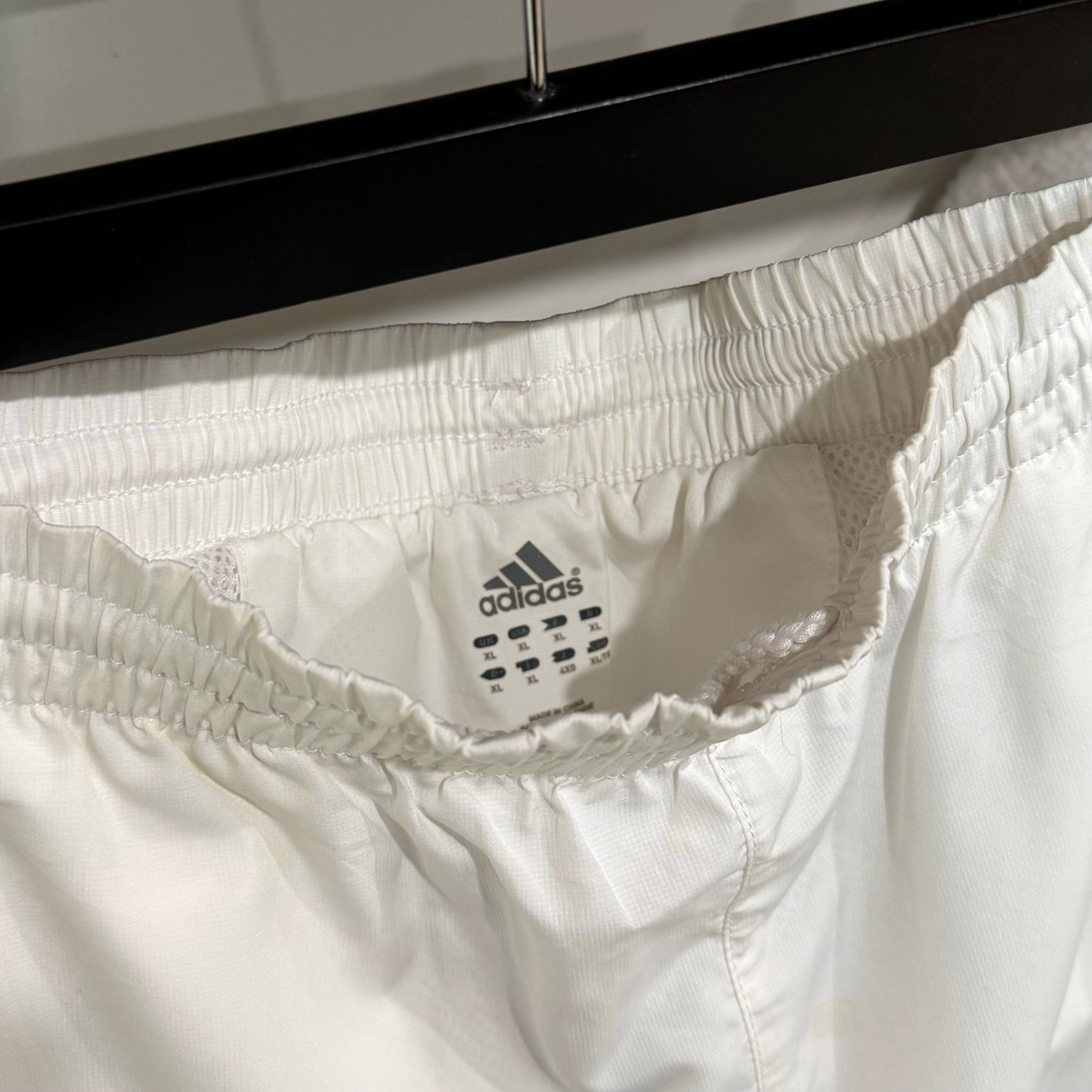 2000'S ADIDAS 3 STRIPED 3/4 TRACK PANTS - XL