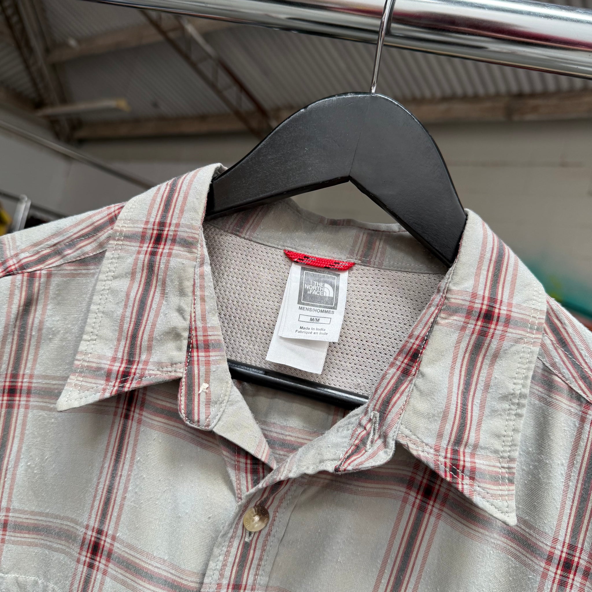 2000'S THE NORTH FACE TECH BUTTON-UP - M/L