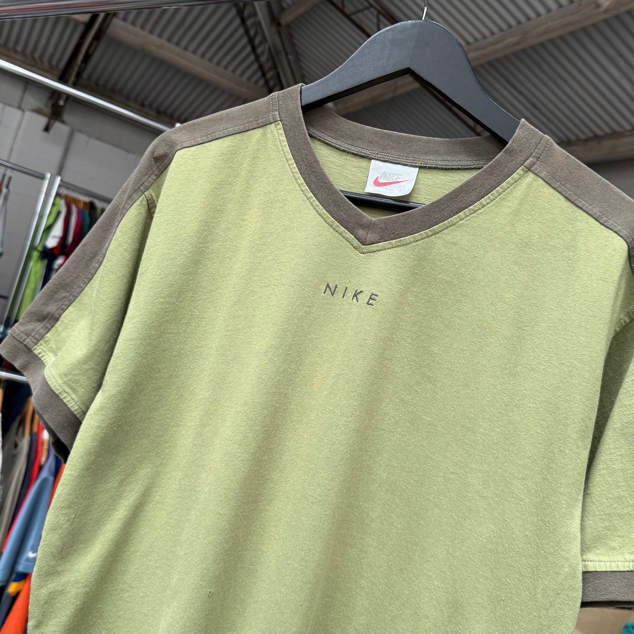 1990'S NIKE PANELS V-NECK TEE - L