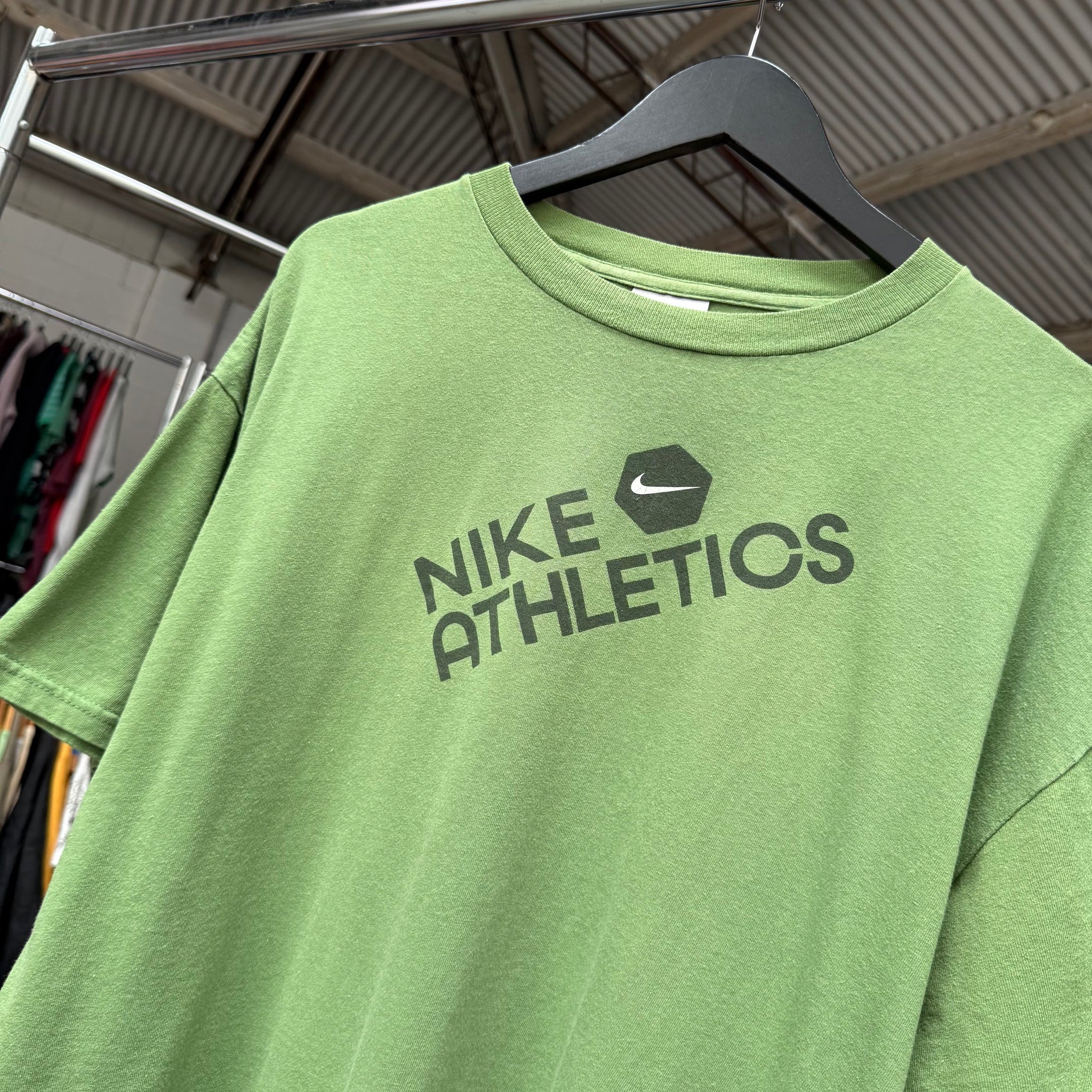 2000'S NIKE ATHLETICS GRAPHIC TEE - XL