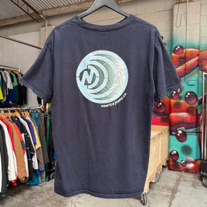 2000'S NAUTICA JEANS GRAPHIC TEE - L