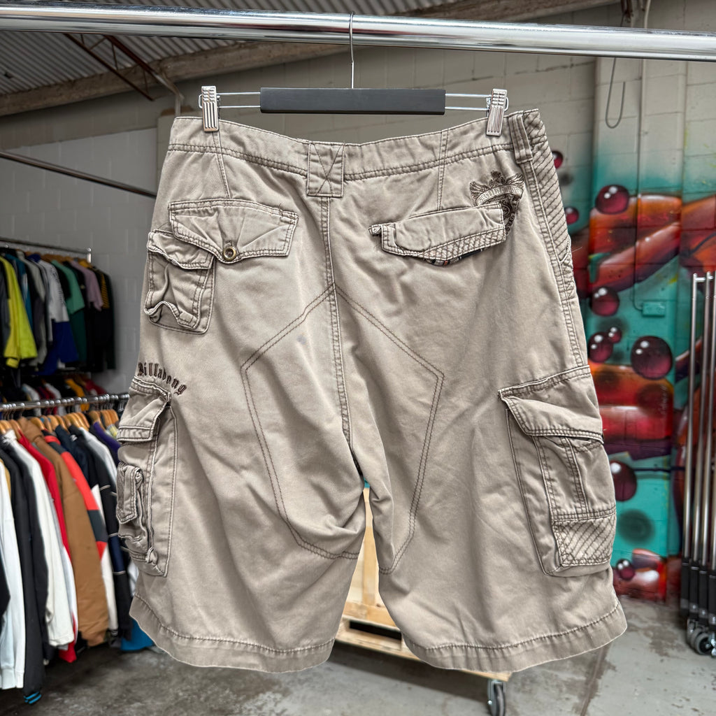 2000'S BILLABONG CARGO SHORTS - 32