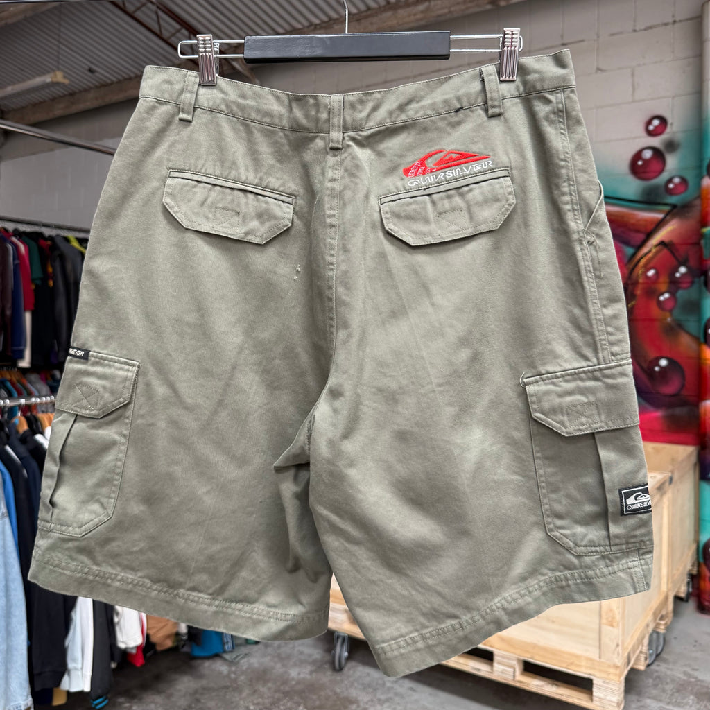 2000'S QUIKSILVER CARGO SHORTS - 34