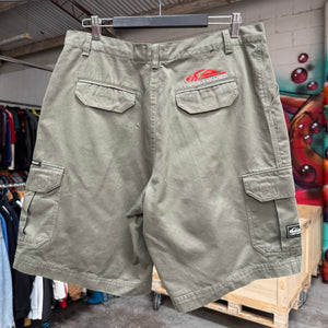 2000'S QUIKSILVER CARGO SHORTS - 34