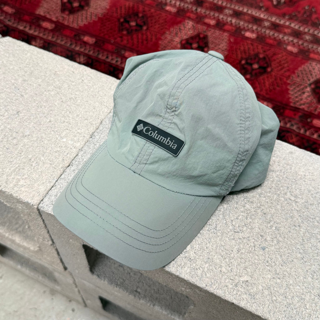 2000'S COLUMBIA TECH HAT