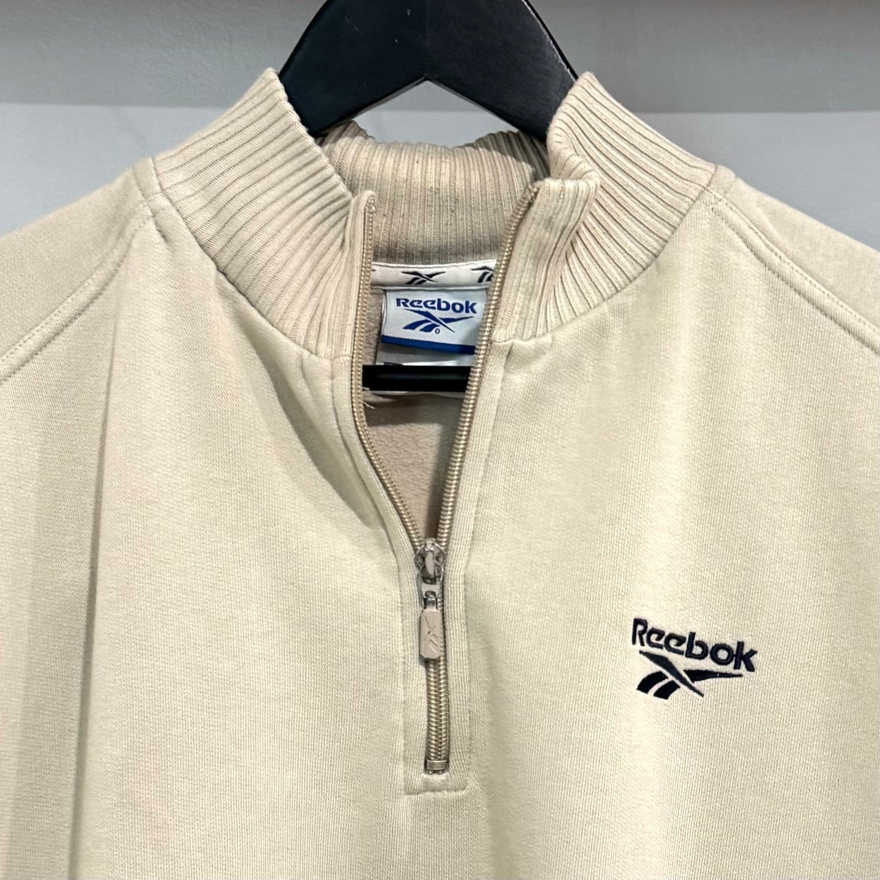 2000'S REEBOK EMBROIDERED 1/4 ZIP SWEATSHIRT - L