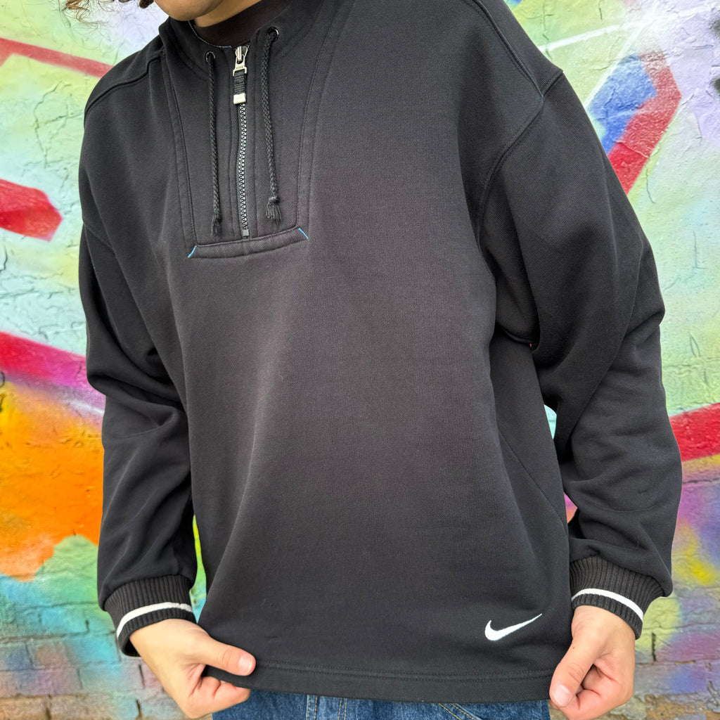 1990'S NIKE EMBROIDERED SPELLOUT 1/4 ZIP - L