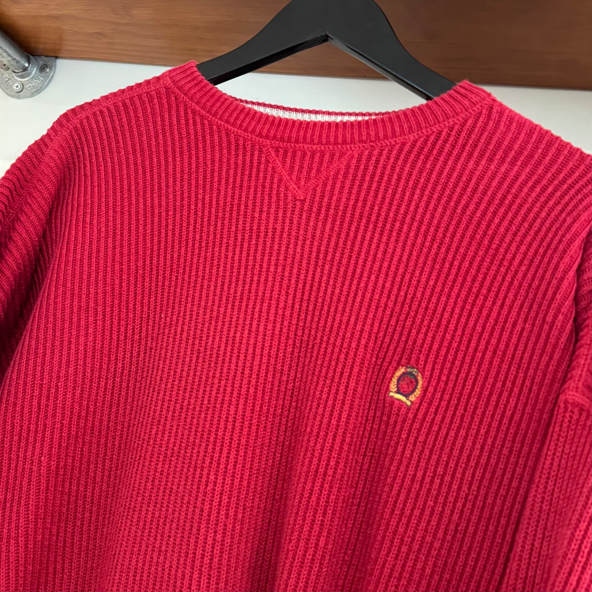 1990'S TOMMY HILFIGER CREST KNIT SWEATER - L