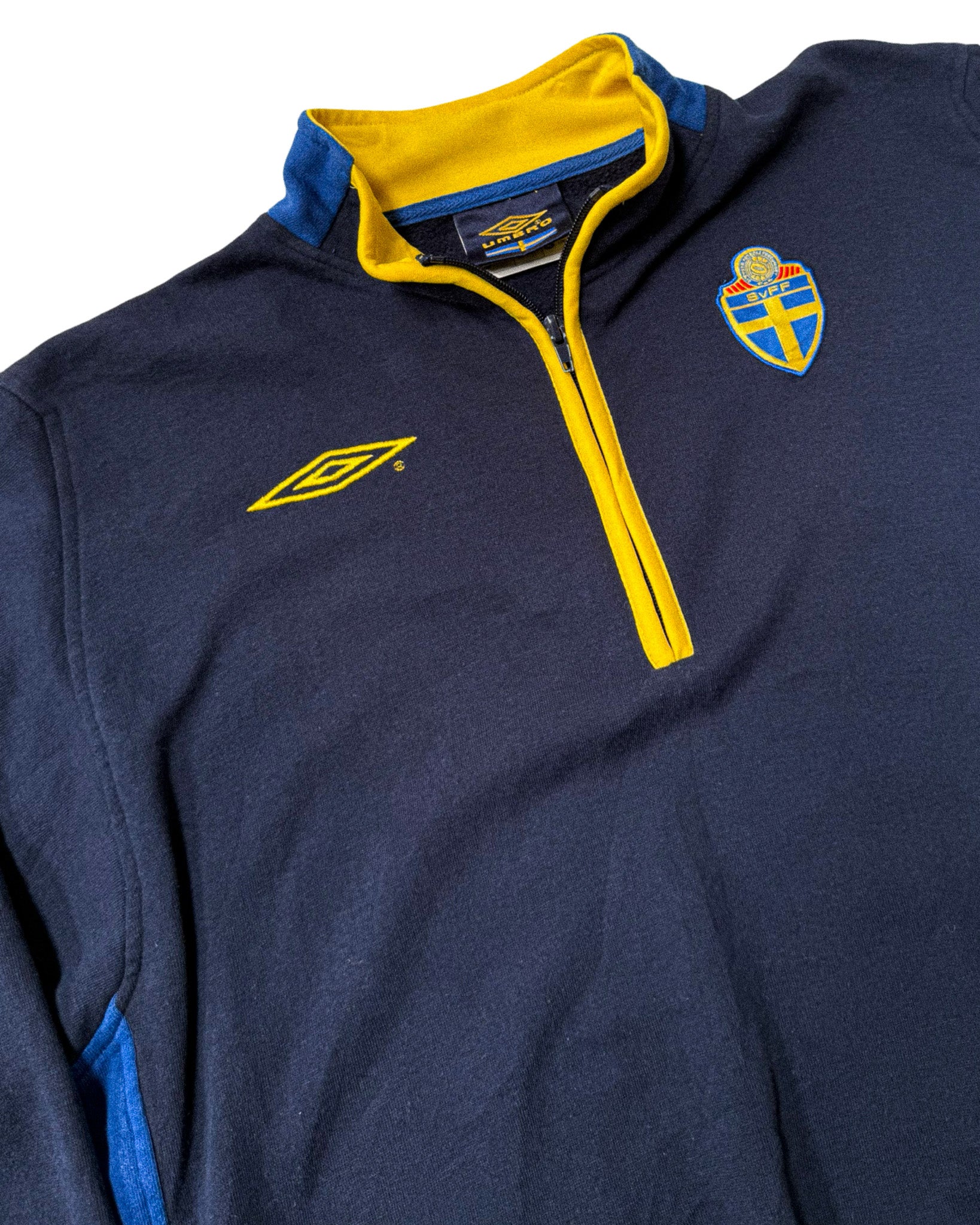2000'S UMBRO SWEDEN FOOTBALL SWEATSHIRT - M