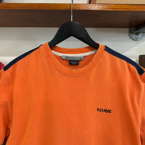2000'S NIKE SPELLOUT GRAPHIC TEE - M
