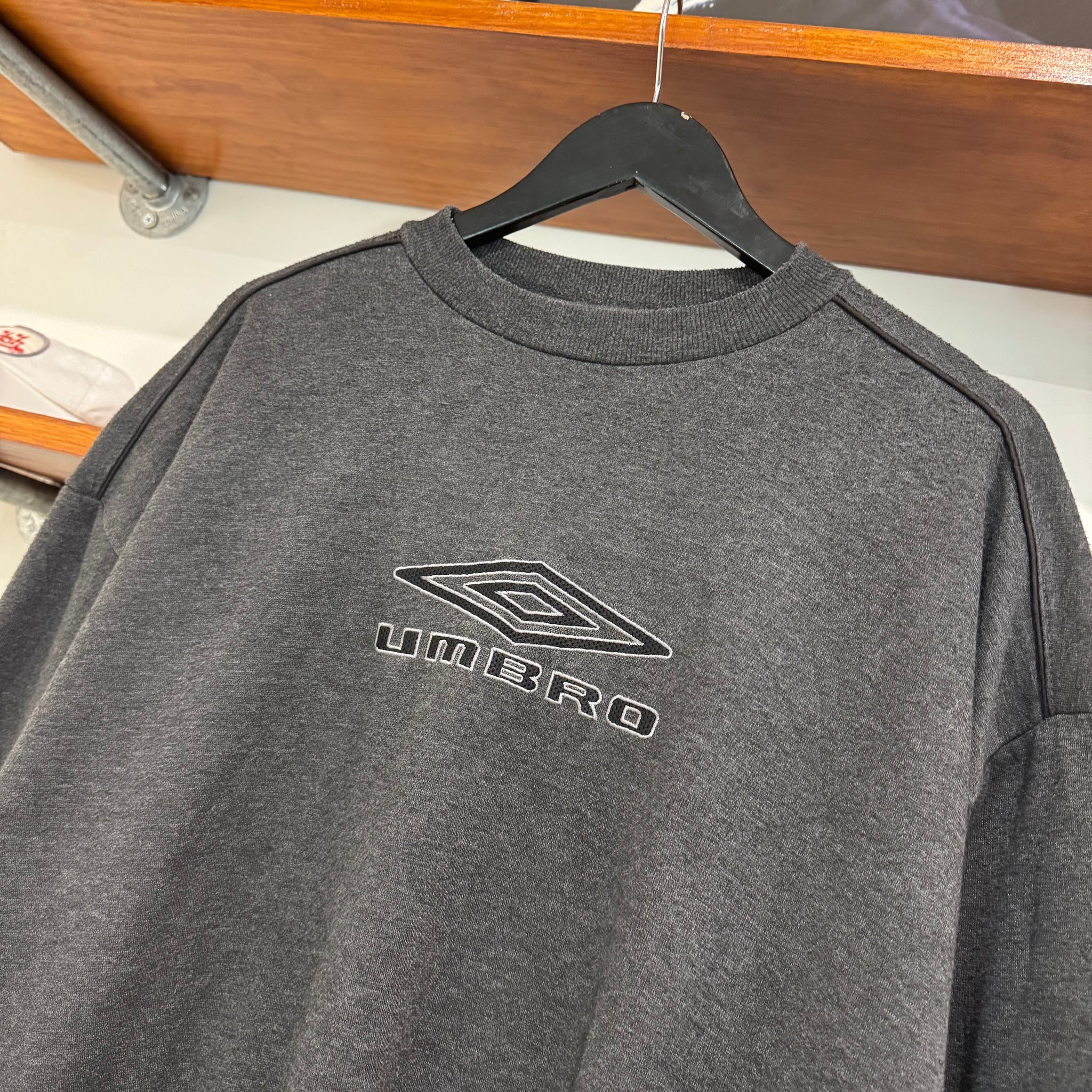 2000'S UMBRO EMBROIDERED SWEATSHIRT - XL/XXL