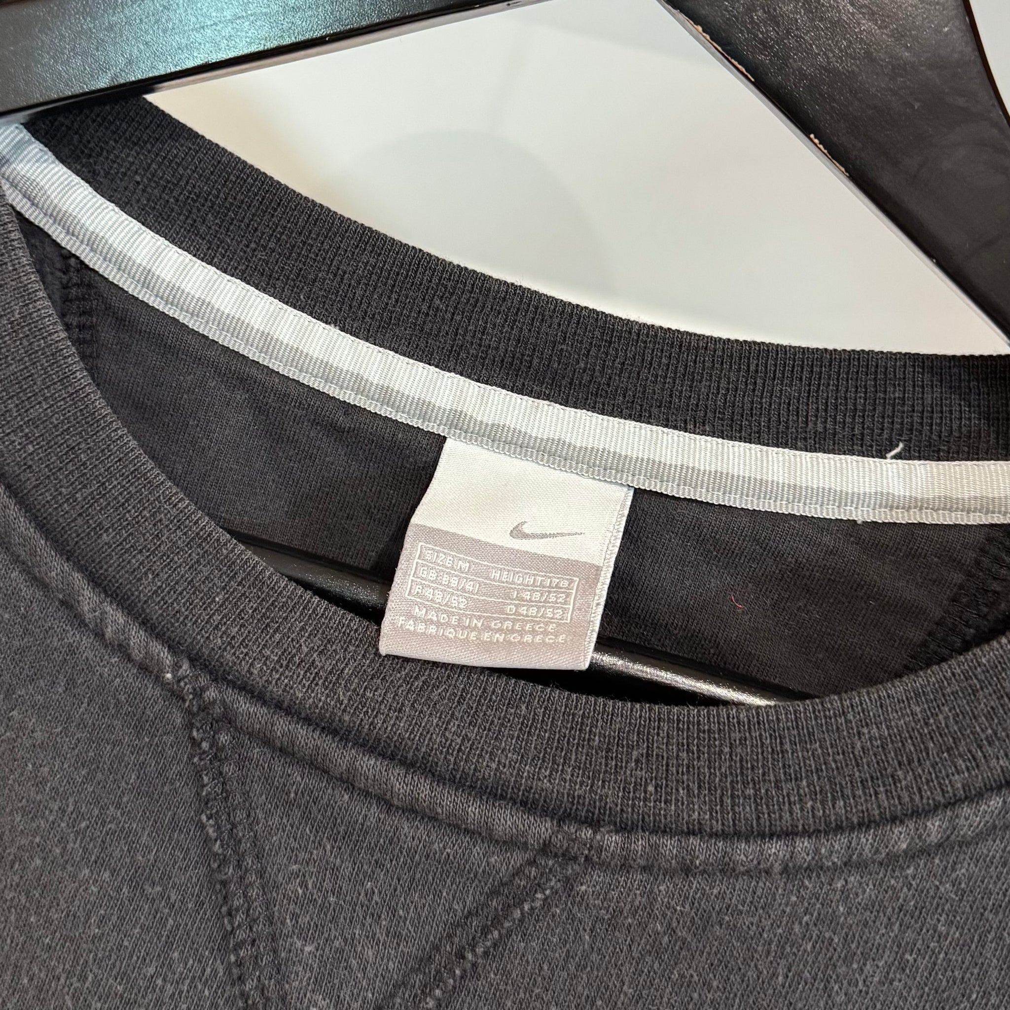 2000'S NIKE SWOOSH SWEATSHIRT - M/L