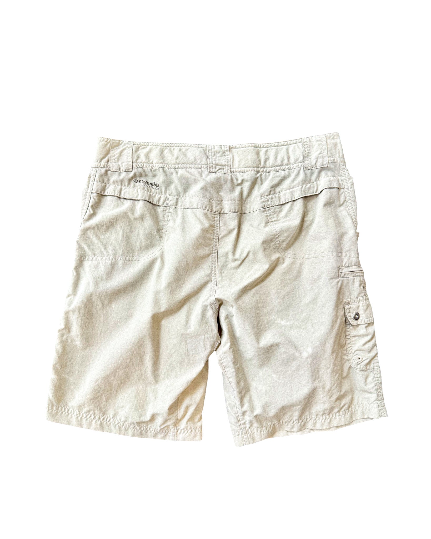 2000'S COLUMBIA TITANIUM CARGO SHORTS - 32